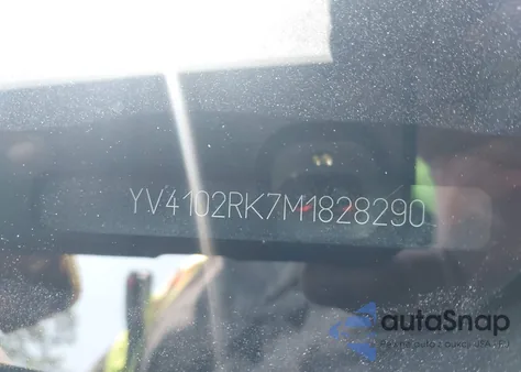 2021 Volvo Xc60 T5 Momentum из США, поврежденный, VIN YV4102RK7M1828290